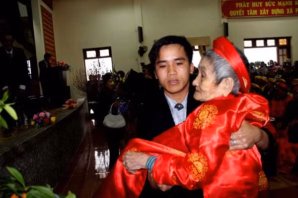 Biết ơn bậc sinh thành