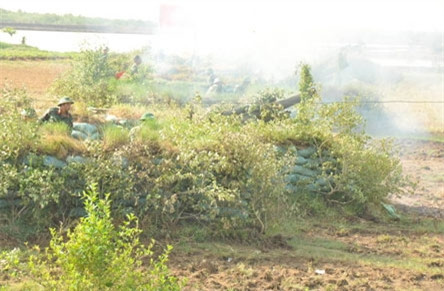 Khai hỏa vào mục tiêu 