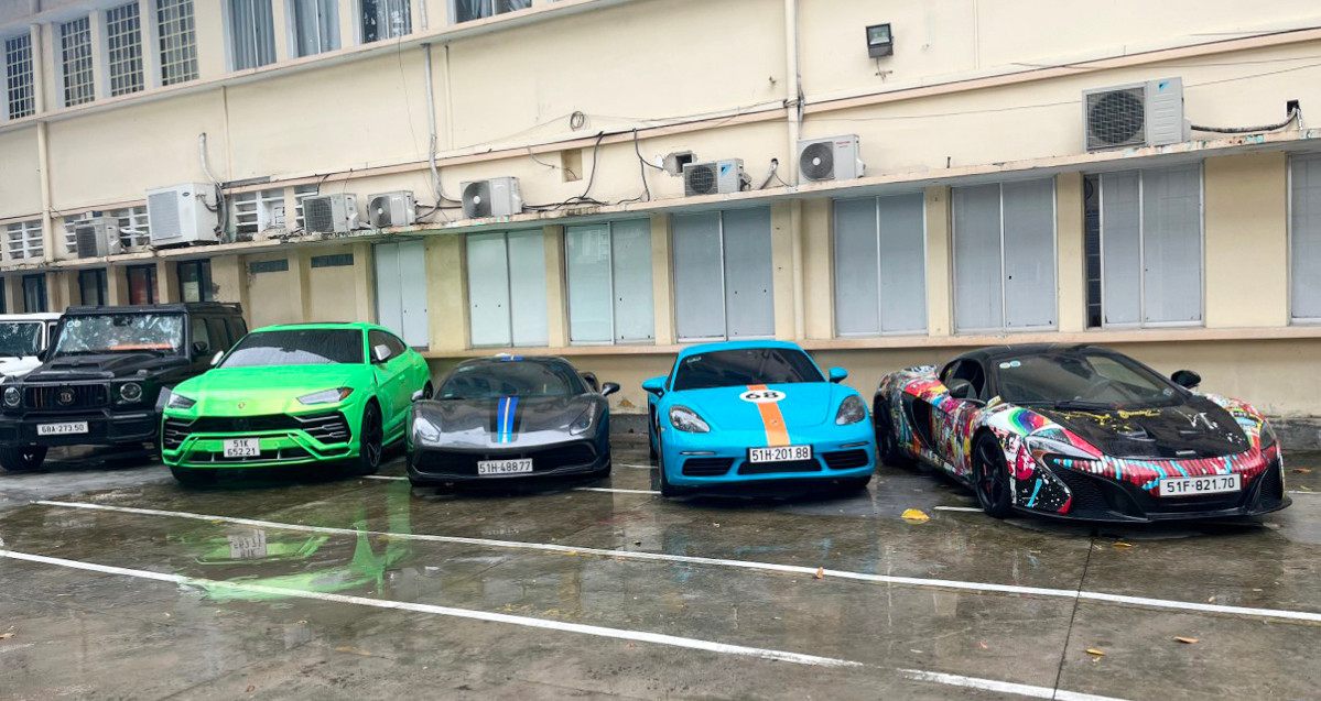 Dàn siêu xe Phan Công Khanh lừa đảo. Ảnh Nhật Vy.