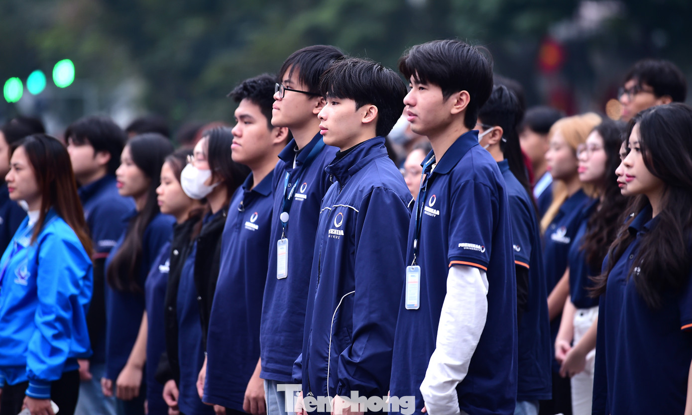 Tham gia lễ chào cờ &quot;Tôi yêu Tổ quốc tôi&quot; tại Hà Nội có lãnh đạo T.Ư Đoàn, T.Ư Hội LHTN Việt Nam và Bộ Y tế, cùng đông đảo đoàn viên, hội viên, thanh niên Thủ đô.
