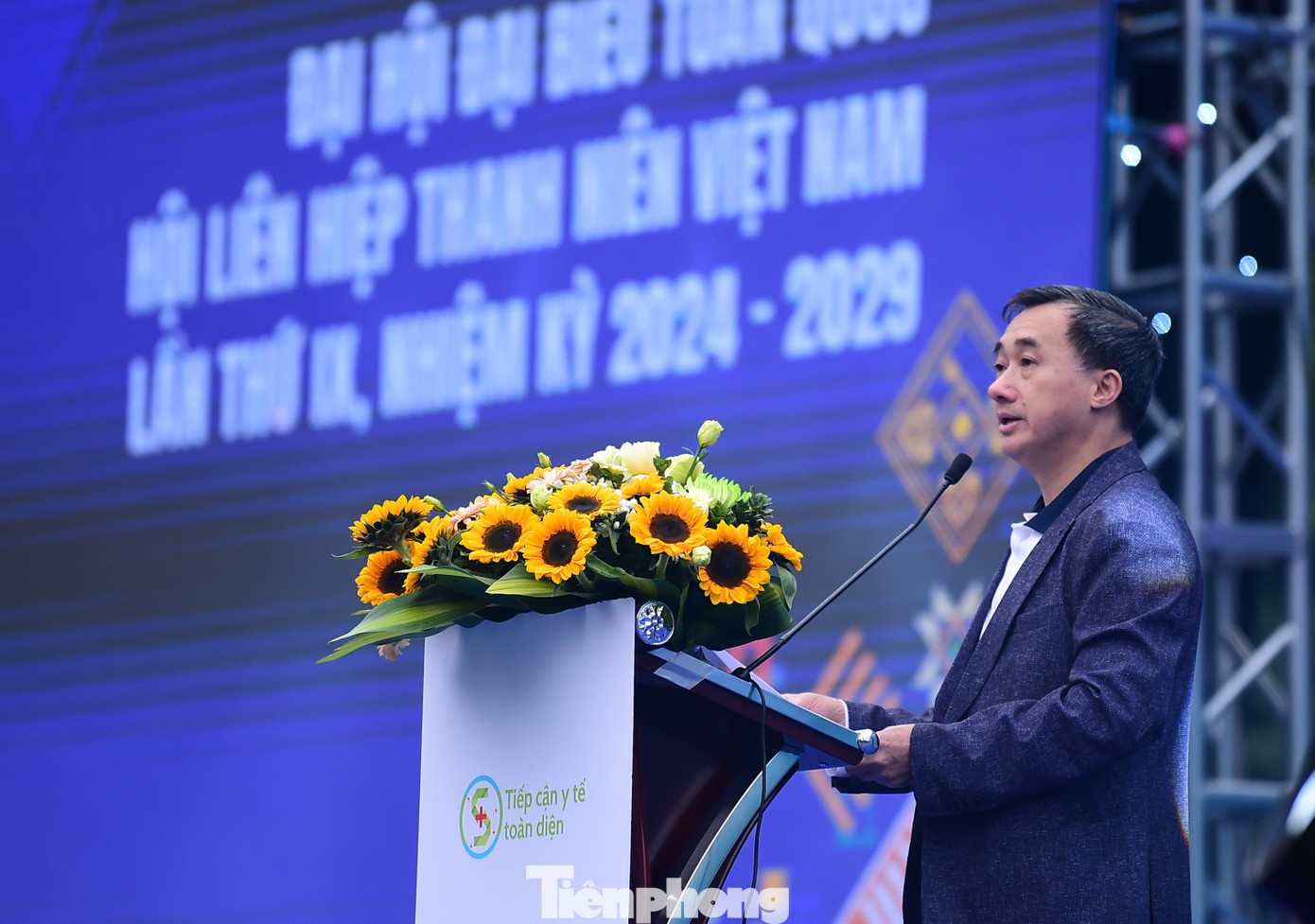 Thứ trưởng Bộ Y tế Trần Văn Thuấn phát biểu tại chương trình. Ảnh: Xuân Tùng