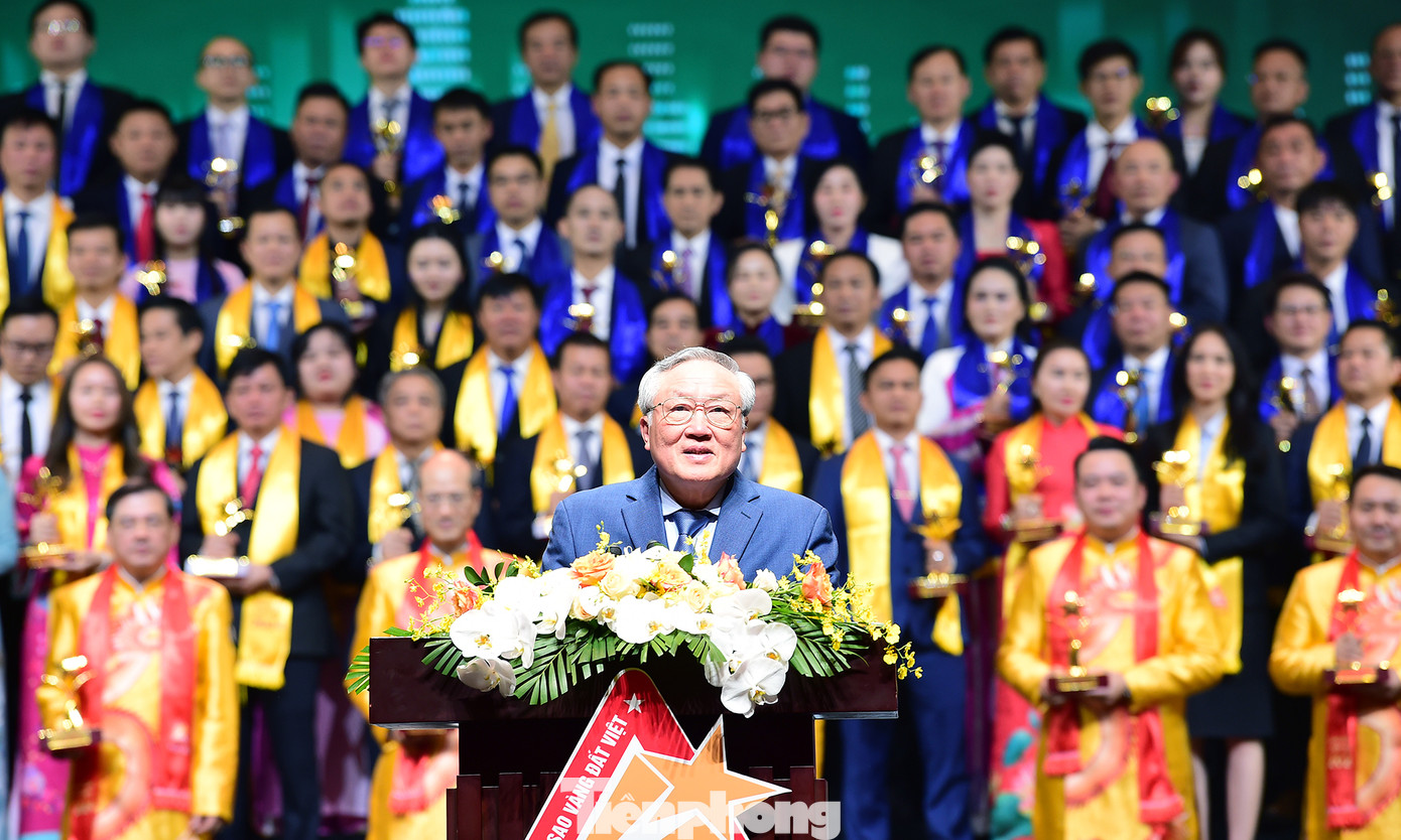 Phó Thủ tướng thường trực Chính phủ Nguyễn Hoà Bình phát biểu tại chương trình. Ảnh: Xuân Tùng