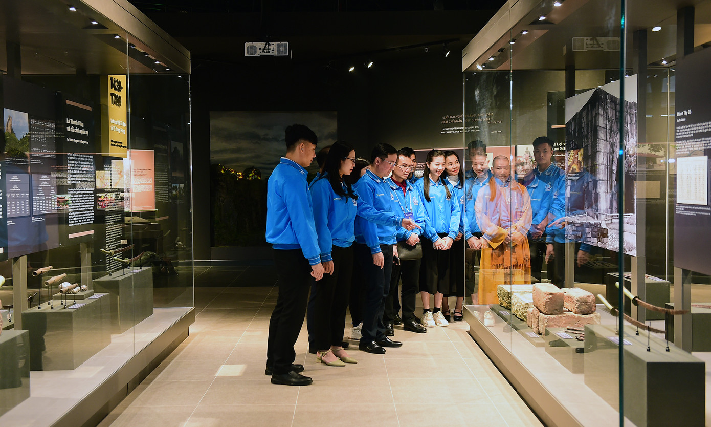 Anh Nguyễn Kim Quy - Ủy viên Ban Thường vụ T.Ư Đoàn, Phó Chủ tịch thường trực T.Ư Hội LHTN Việt Nam cho biết, hướng tới kỷ niệm 80 năm ngày thành lập Quân đội Nhân dân Việt Nam, Hội LHTN Việt Nam tổ chức tham quan tại Bảo tàng Lịch sử Quân sự Việt Nam. Trong chương trình, Ban Tổ chức thiết kế thành 6 tuyến tìm hiểu, trải nghiệm gồm điểm theo quy định ở bảo tàng và một điểm tại khu vực Đại tướng Nguyễn Chí Thanh – Chủ tịch đầu tiên của Hội LHTN Việt Nam.