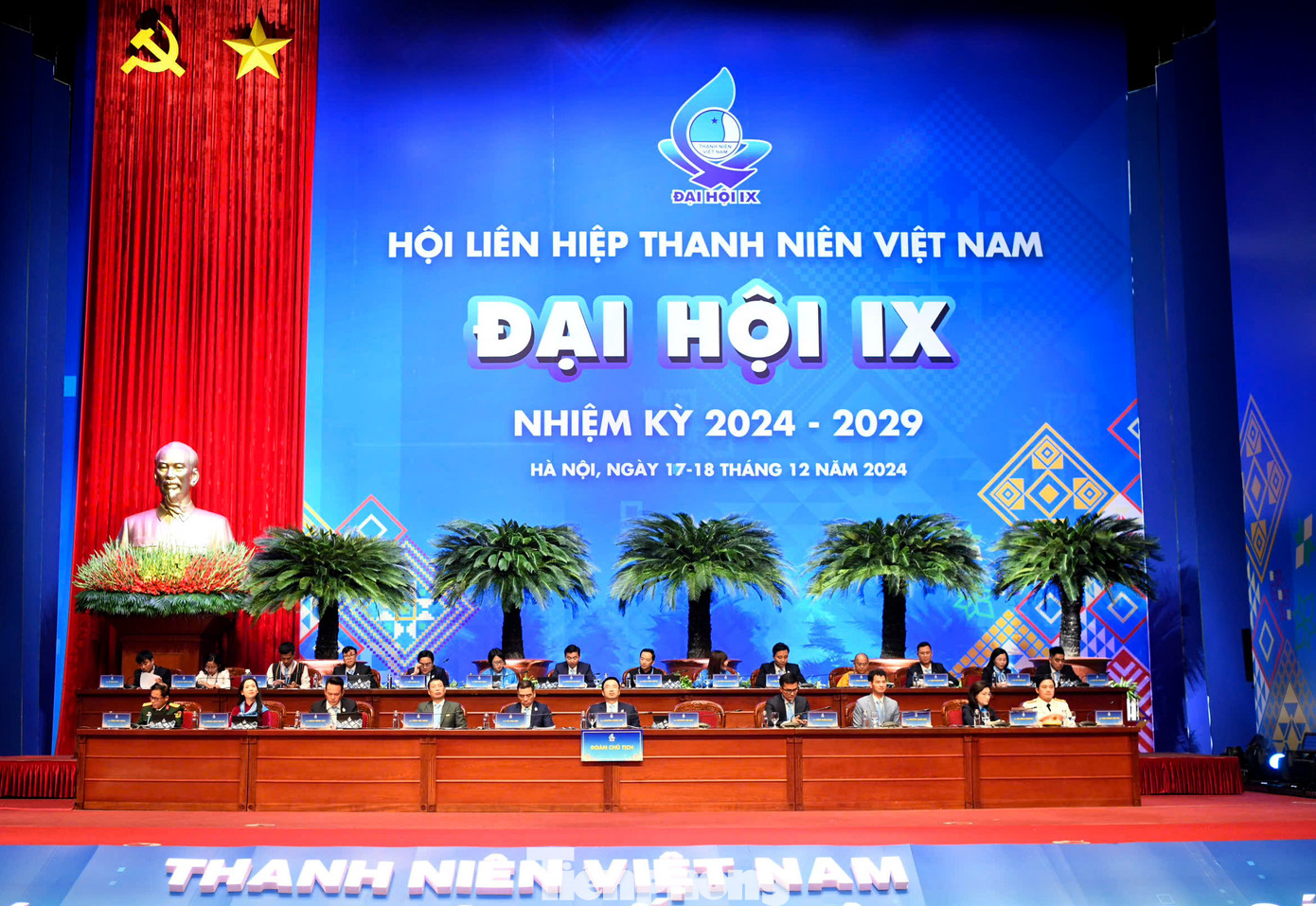 Đoàn Chủ tịch điều hành Đại hội. Đoàn Chủ tịch điều hành Đại hội.