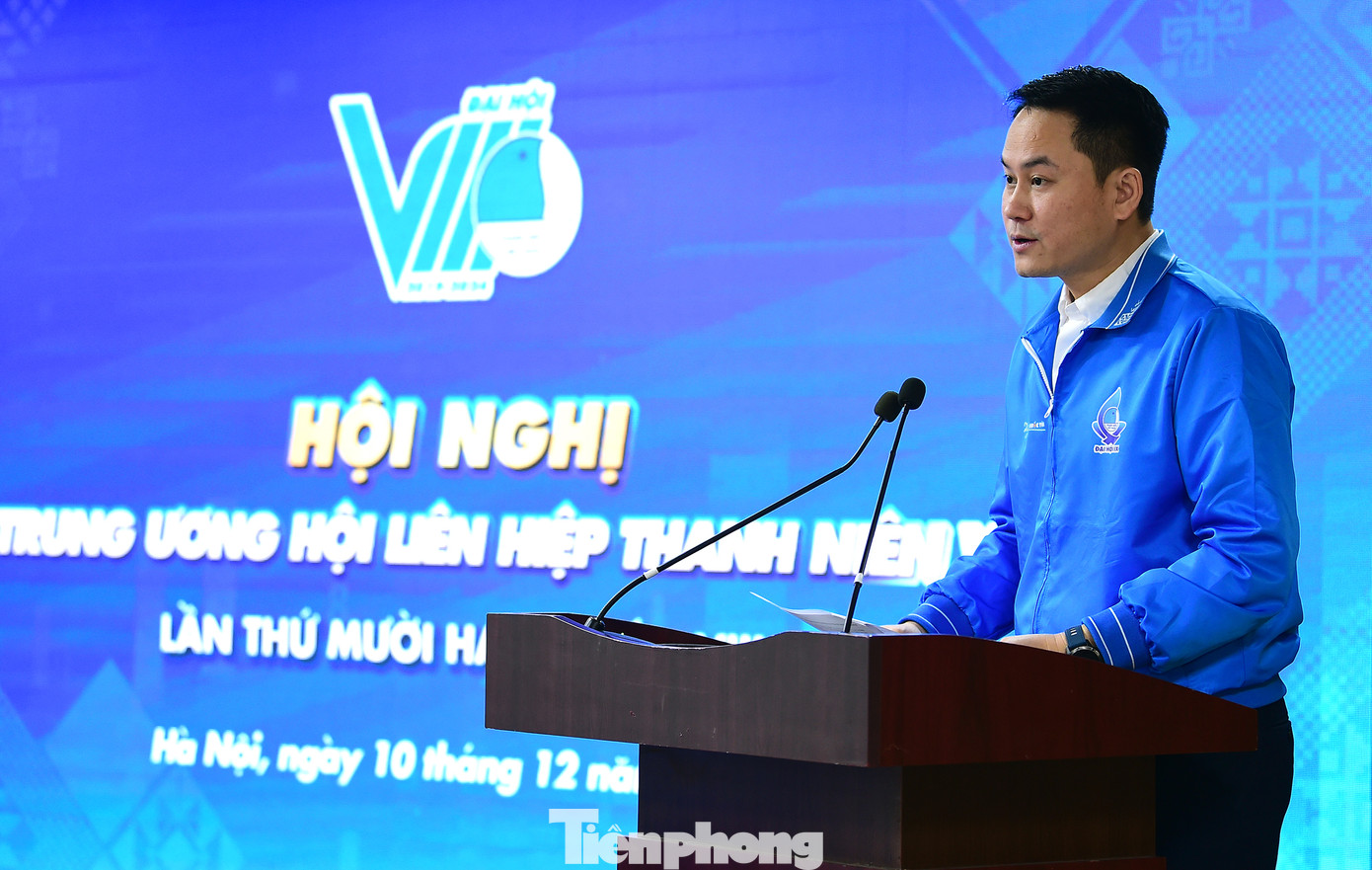 Anh Nguyễn Kim Quy trình bày báo cáo công tác chuẩn bị tổ chức Đại hội đại biểu toàn quốc Hội LHTN Việt Nam lần thứ IX, tại hội nghị. Ảnh: Xuân Tùng