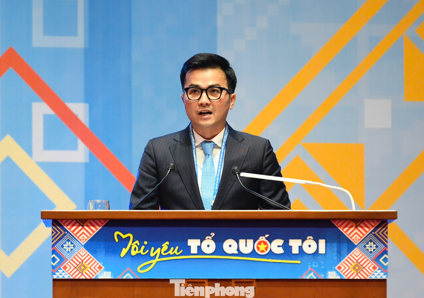 Anh Trần Xuân Bách trình bày báo cáo tại Đại hội. Anh Trần Xuân Bách trình bày báo cáo tại Đại hội.