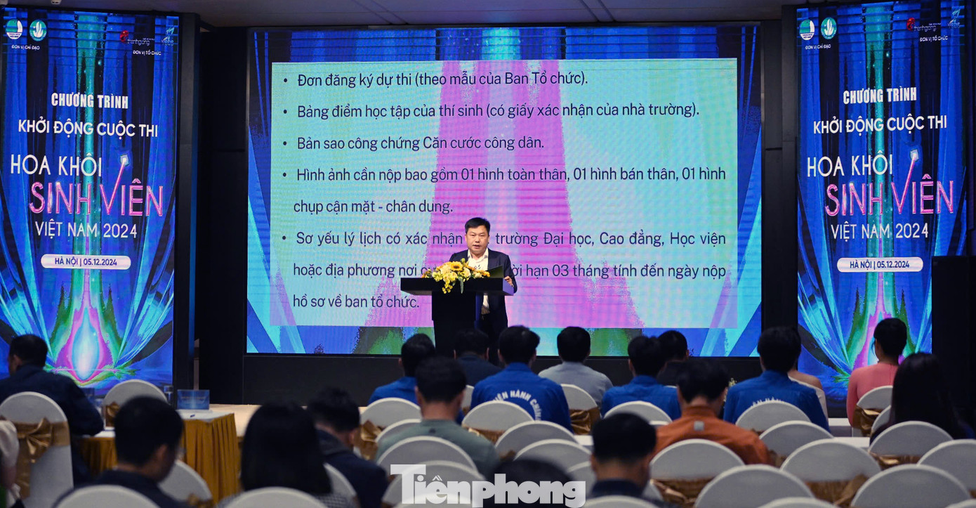 Anh Hoàng Tuấn Việt - Ủy viên Đoàn Chủ tịch Ủy ban T.Ư Hội LHTN Việt Nam, Trưởng Ban Biên tập Cổng tri thức Thánh Gióng, thông tin về thể lệ cuộc thi. Anh Hoàng Tuấn Việt - Ủy viên Đoàn Chủ tịch Ủy ban T.Ư Hội LHTN Việt Nam, Trưởng Ban Biên tập Cổng tri thức Thánh Gióng, thông tin về thể lệ cuộc thi.