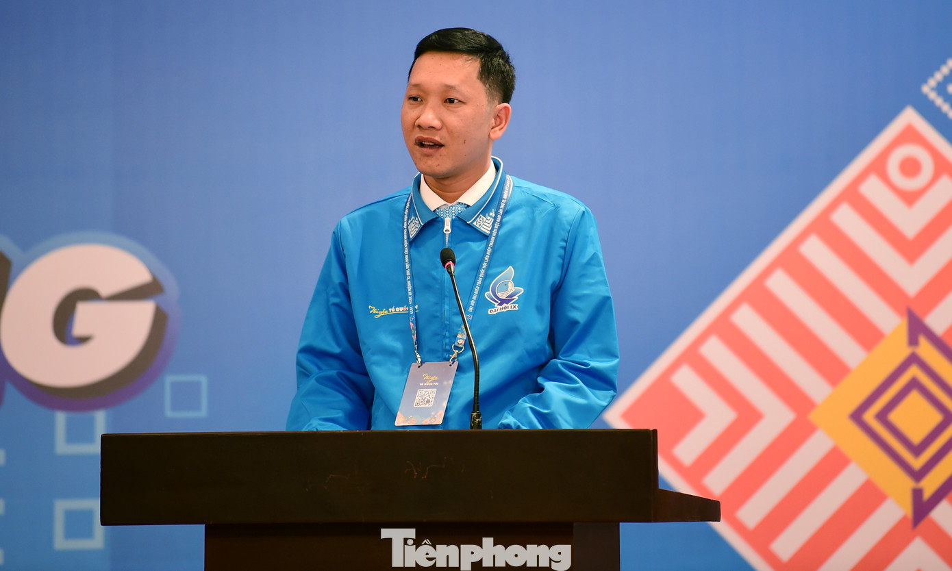 Đại biểu Nguyễn Đình Nhất - Trưởng ban Phong trào Tỉnh Đoàn Thanh Hóa bày tỏ, phong trào tình nguyện không chỉ là biểu tượng của tinh thần nhiệt huyết, trách nhiệm mà còn là cầu nối để thanh niên đóng góp trí tuệ và sức trẻ vào sự phát triển của xã hội. Ảnh: Xuân Tùng Đại biểu Nguyễn Đình Nhất - Trưởng ban Phong trào Tỉnh Đoàn Thanh Hóa bày tỏ, phong trào tình nguyện không chỉ là biểu tượng của tinh thần nhiệt huyết, trách nhiệm mà còn là cầu nối để thanh niên đóng góp trí tuệ và sức trẻ vào sự phát triển của xã hội. Ảnh: Xuân Tùng