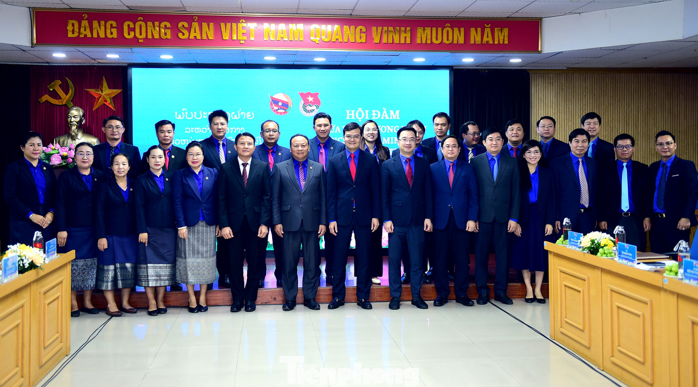 Đại biểu hai bên chụp ảnh lưu niệm tại buổi hội đàm. Ảnh: Xuân Tùng Đại biểu hai bên chụp ảnh lưu niệm tại buổi hội đàm. Ảnh: Xuân Tùng