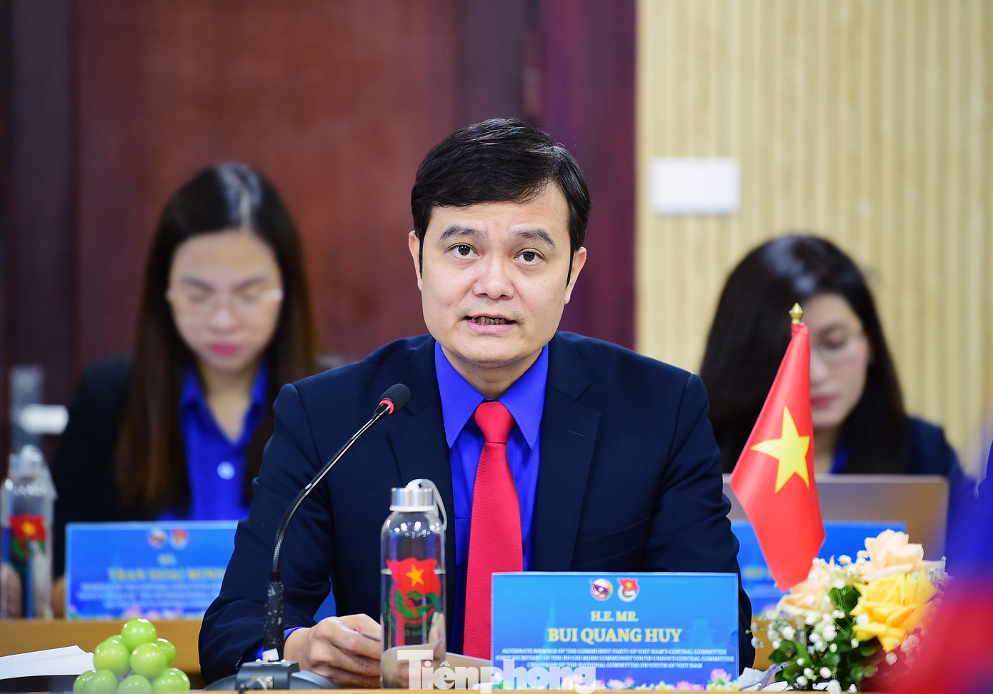 Anh Bùi Quang Huy trao đổi tại buổi hội đàm. Ảnh: Xuân Tùng Anh Bùi Quang Huy trao đổi tại buổi hội đàm. Ảnh: Xuân Tùng