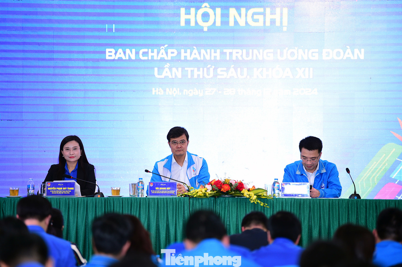 Anh Bùi Quang Huy, anh Nguyễn Tường Lâm và chị Nguyễn Phạm Duy Trang chủ trì hội nghị. Ảnh: Xuân Tùng Anh Bùi Quang Huy, anh Nguyễn Tường Lâm và chị Nguyễn Phạm Duy Trang chủ trì hội nghị. Ảnh: Xuân Tùng