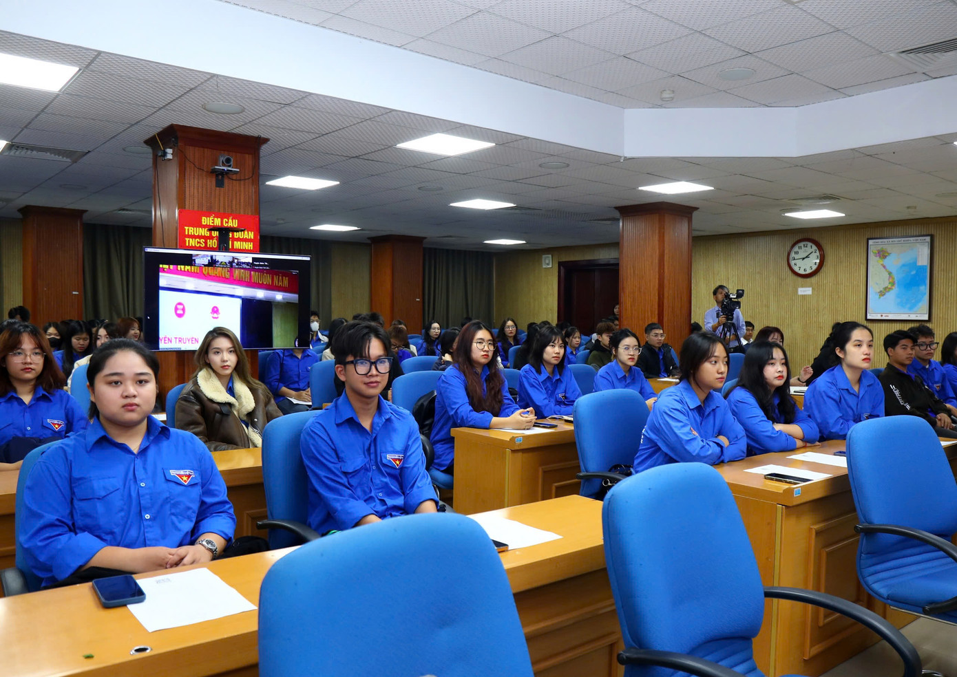 Đoàn viên, thanh niên tham dự chương trình. Ảnh: Vương Bảo Anh Đoàn viên, thanh niên tham dự chương trình. Ảnh: Vương Bảo Anh