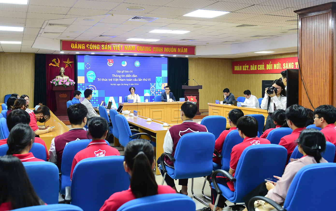 Quang cảnh buổi gặp mặt báo chí thông tin về Diễn đàn. Ảnh: Xuân Tùng