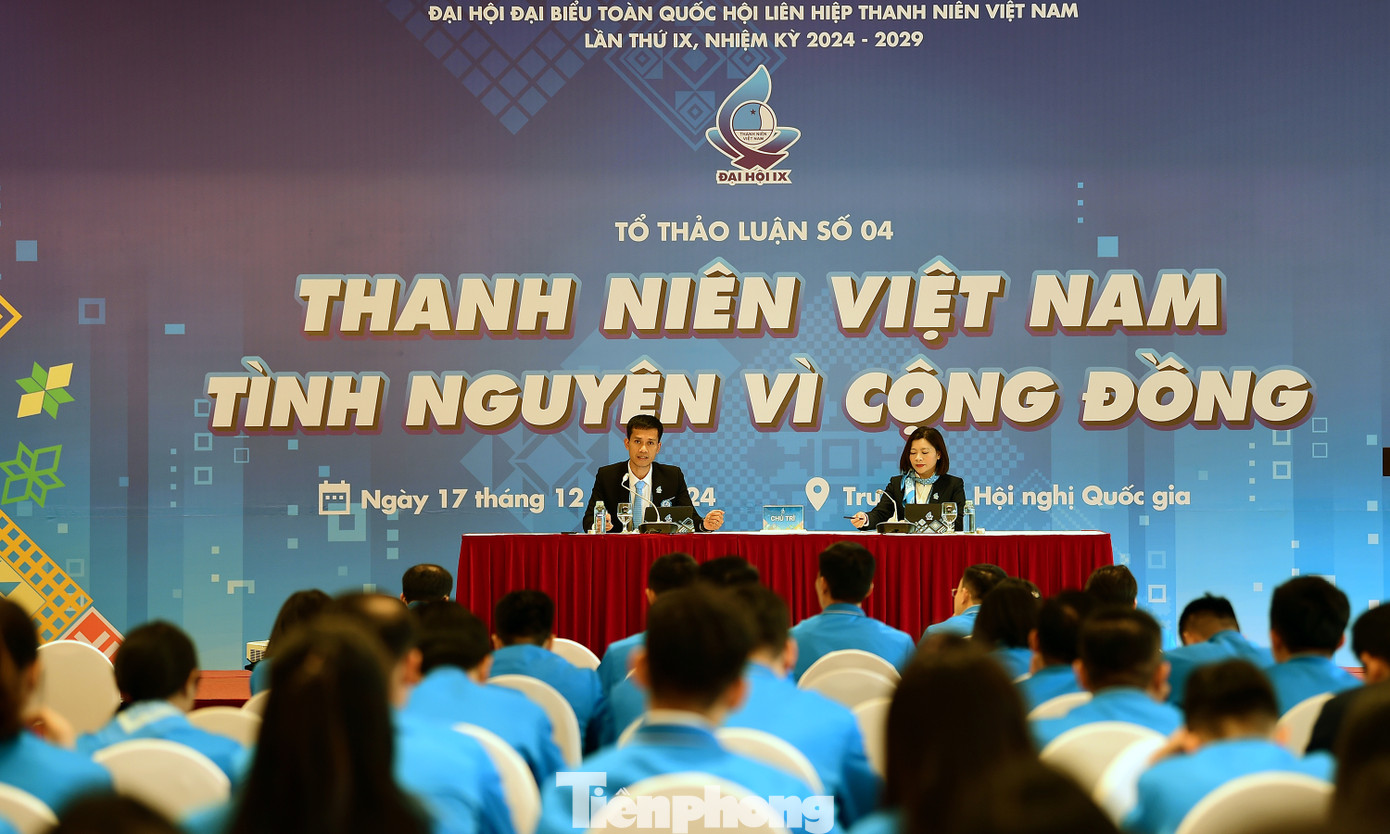 Tổ thảo luận số 4 "Thanh niên Việt Nam tình nguyện vì cộng đồng". Ảnh: Xuân Tùng Tổ thảo luận số 4 "Thanh niên Việt Nam tình nguyện vì cộng đồng". Ảnh: Xuân Tùng