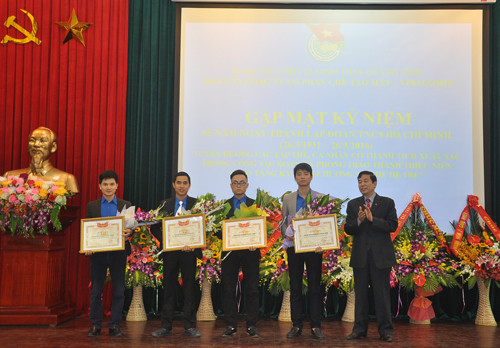 Tuyên dương các tập thể, cá nhân xuất sắc ảnh 2