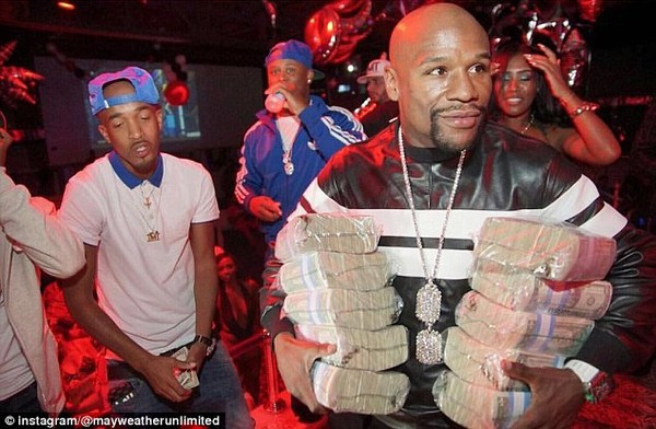 Giải mã cách tiêu tiền của võ sĩ Floyd Mayweather ảnh 6