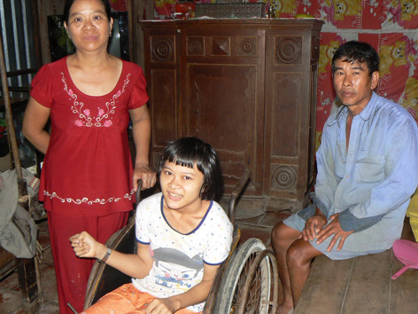 Gia đình bệnh tật ngặt nghèo. ẢNH: TÙNG HUYÊN. Gia đình bệnh tật ngặt nghèo. ẢNH: TÙNG HUYÊN