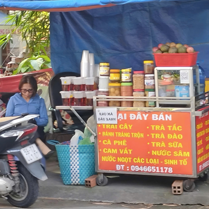 Hình ảnh những chiếc ly nhựa trên đường phố đã trở nên vô cùng phổ biến.