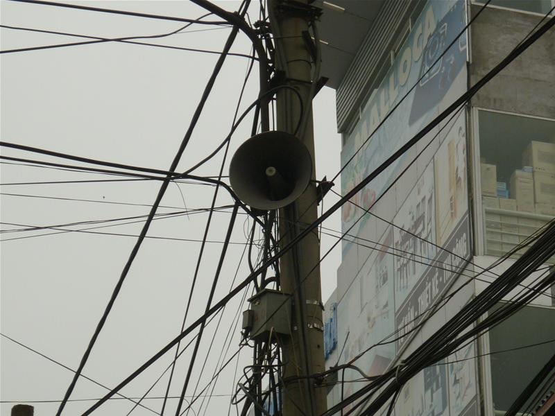 Loa phường trên đường Ngô Gia Tự, Quận Long Biên. Ảnh: HT