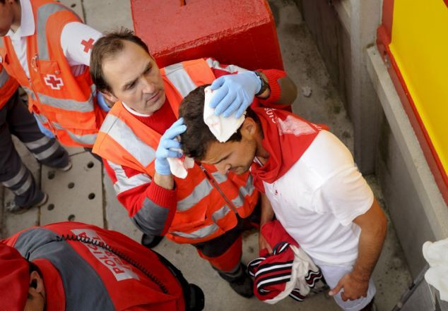 Nhân viên y tế có mặt để 