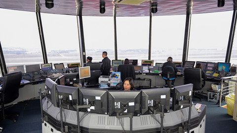 15 phút căng thẳng khi đón Air Force One của tổng thống Mỹ ảnh 3