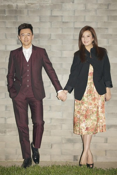 Triệu Vy, Tô Hữu Bằng nắm tay thân thiết khi hội ngộ ảnh 2