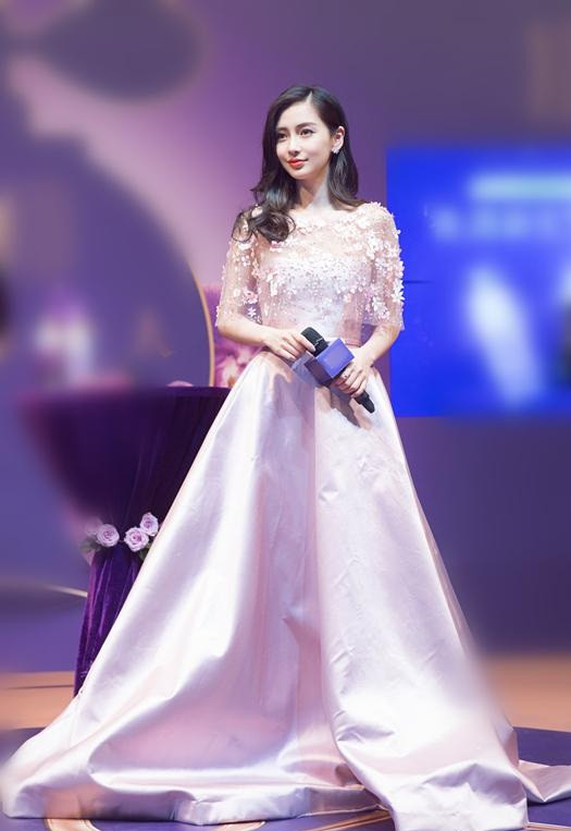 Bà mẹ một con Angelababy xinh đẹp rạng ngời ảnh 4