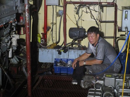 Vụ tàu vỏ thép nằm bờ: Ngư dân lo đứng bờ vực phá sản ảnh 3