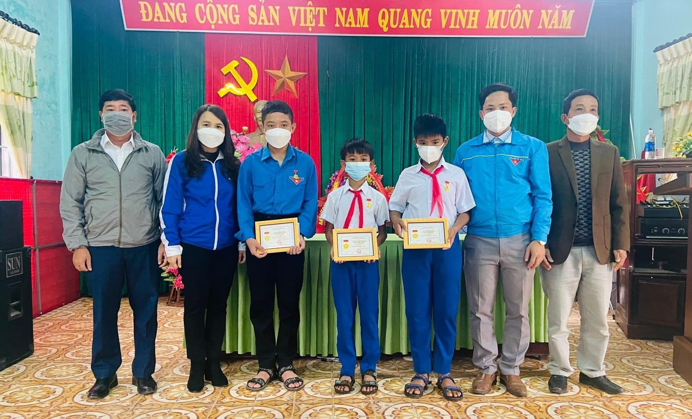 Nhờ sự dũng cảm của các nam sinh, 4 nạn nhân đã thoát chết trong gang tấc.
