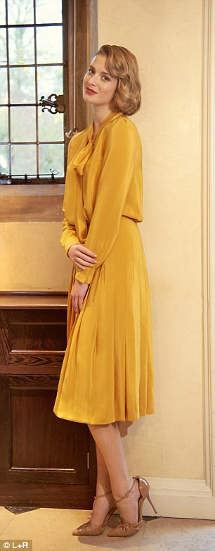 Chiếc váy liền màu vàng dài tay kết hợp với đôi giày cao gót màu nude sẽ tôn màu da của bạn 