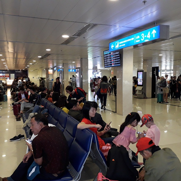 Sân bay Tân Sơn Nhất thông thoáng sáng 29 Tết ảnh 24