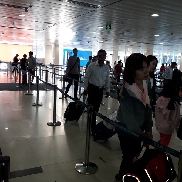Sân bay Tân Sơn Nhất thông thoáng sáng 29 Tết ảnh 19
