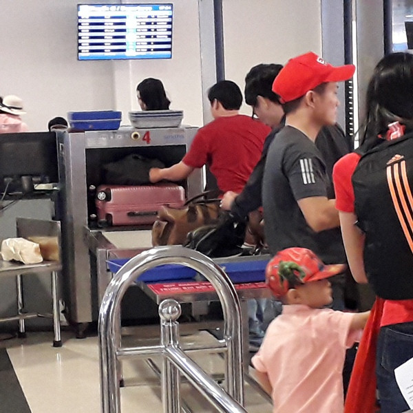 Sân bay Tân Sơn Nhất thông thoáng sáng 29 Tết ảnh 22