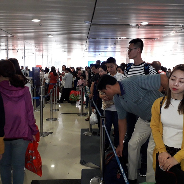 Sân bay Tân Sơn Nhất thông thoáng sáng 29 Tết ảnh 23