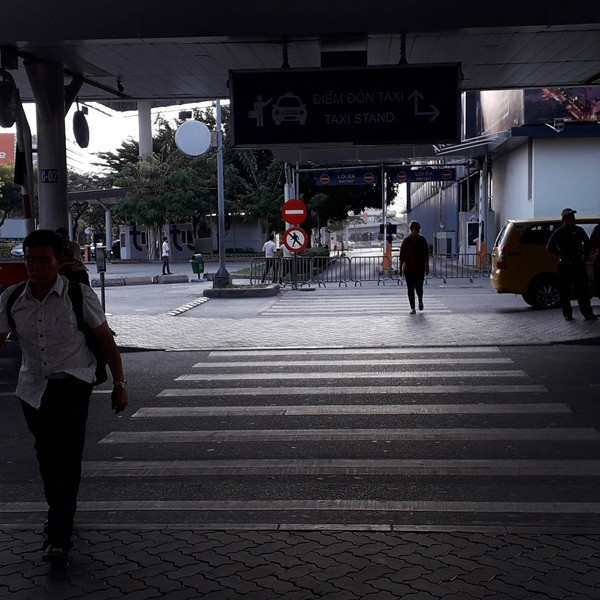 Sân bay Tân Sơn Nhất thông thoáng sáng 29 Tết ảnh 6