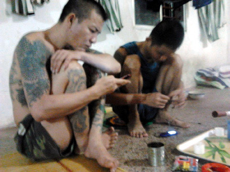 Phạm nhân khoe ảnh 'đại bàng', thuốc phiện trên Facebook ảnh 5