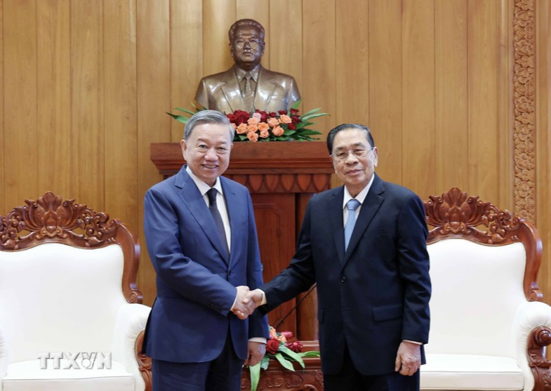 Chủ tịch nước Tô Lâm gặp nguyên Tổng Bí thư, Chủ tịch nước Lào Choummaly Sayasone. (Ảnh: TTXVN) Chủ tịch nước Tô Lâm gặp nguyên Tổng Bí thư, Chủ tịch nước Lào Choummaly Sayasone. (Ảnh: TTXVN)