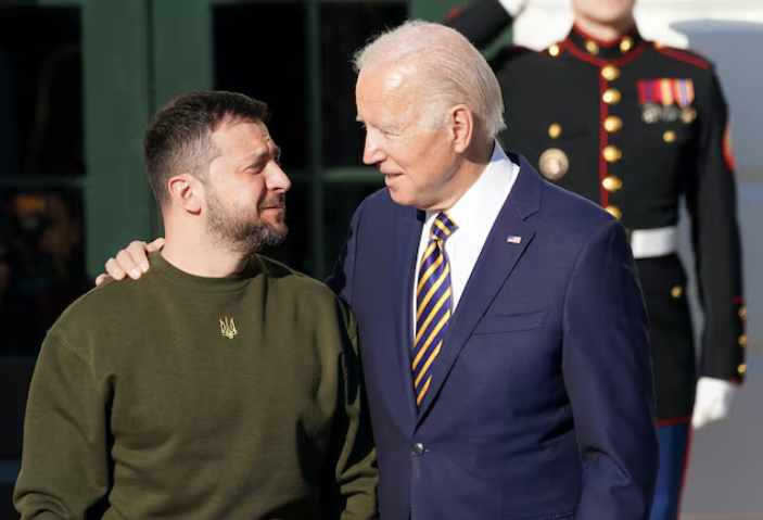 Tổng thống Mỹ Joe Biden đón Tổng thống Ukraine Volodymir Zelensky đến Nhà Trắng năm 2022. (Ảnh: Reuters) Tổng thống Mỹ Joe Biden đón Tổng thống Ukraine Volodymir Zelensky đến Nhà Trắng năm 2022. (Ảnh: Reuters)