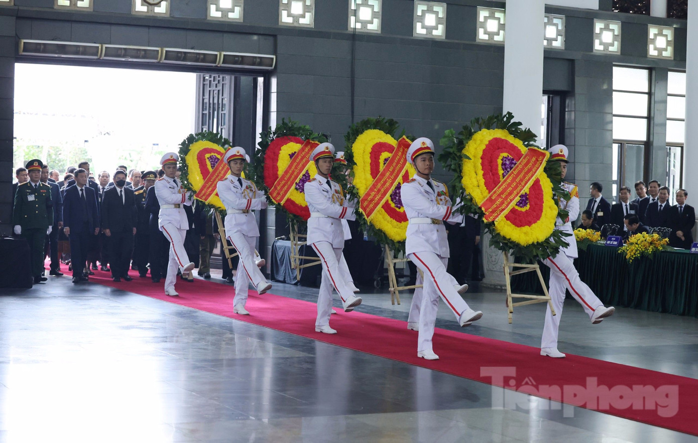 Đoàn đại biểu cấp cao Lào do Tổng Bí thư, Chủ tịch nước Lào Thongloun Sisoulith làm Trưởng đoàn, viếng Tổng Bí thư Nguyễn Phú Trọng, ngày 25/7. (Ảnh: Như Ý) Đoàn đại biểu cấp cao Lào do Tổng Bí thư, Chủ tịch nước Lào Thongloun Sisoulith làm Trưởng đoàn, viếng Tổng Bí thư Nguyễn Phú Trọng, ngày 25/7. (Ảnh: Như Ý)