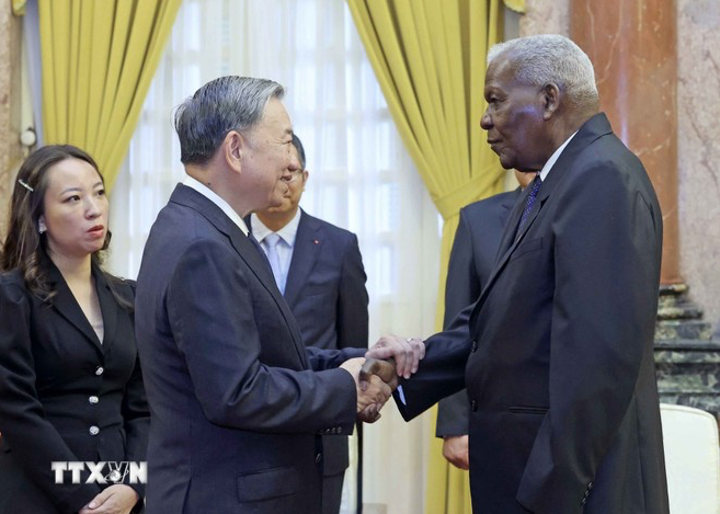 Chủ tịch nước Tô Lâm tiếp Chủ tịch Quốc hội Esteban Lazo Hernandez. (Ảnh: TTXVN) Chủ tịch nước Tô Lâm tiếp Chủ tịch Quốc hội Esteban Lazo Hernandez. (Ảnh: TTXVN)