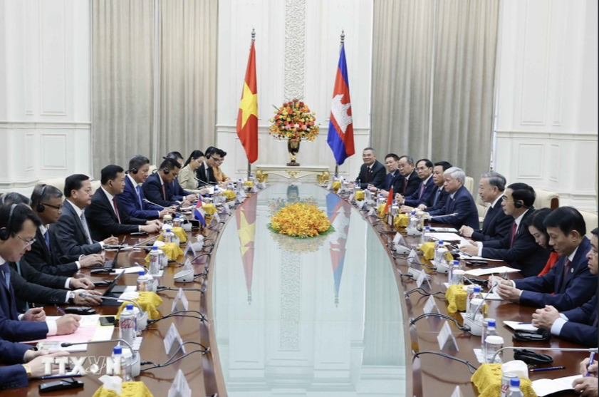 Cuộc hội đàm Việt Nam - Campuchia ngày 13/7. (Ảnh: TTXVN) Cuộc hội đàm Việt Nam - Campuchia ngày 13/7. (Ảnh: TTXVN)