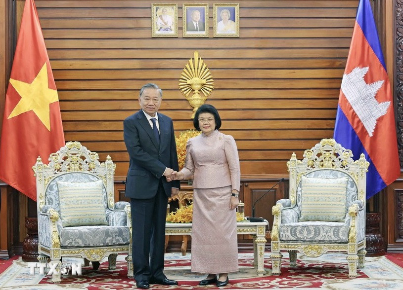 Chủ tịch nước Tô Lâm hội kiến Chủ tịch Quốc hội Campuchia Khuon Sudary. (Ảnh: TTXVN)