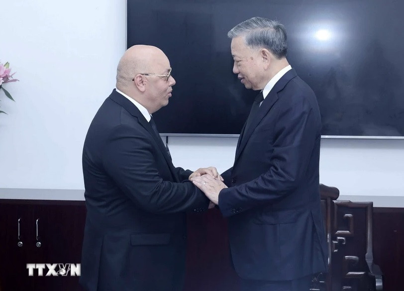 Chủ tịch nước Tô Lâm tiếp Bộ trưởng Cựu chiến binh và người có công Algeria Laid Rebigua. (Ảnh: TTXVN) Chủ tịch nước Tô Lâm tiếp Bộ trưởng Cựu chiến binh và người có công Algeria Laid Rebigua. (Ảnh: TTXVN)