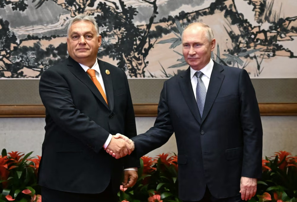 Thủ tướng Hungary Viktor Orban trong cuộc gặp Tổng thống Nga Vladimir Putin bên lề hội nghị Vành đai Con đường ở Bắc Kinh, tháng 10/2023. (Ảnh: Spunik)