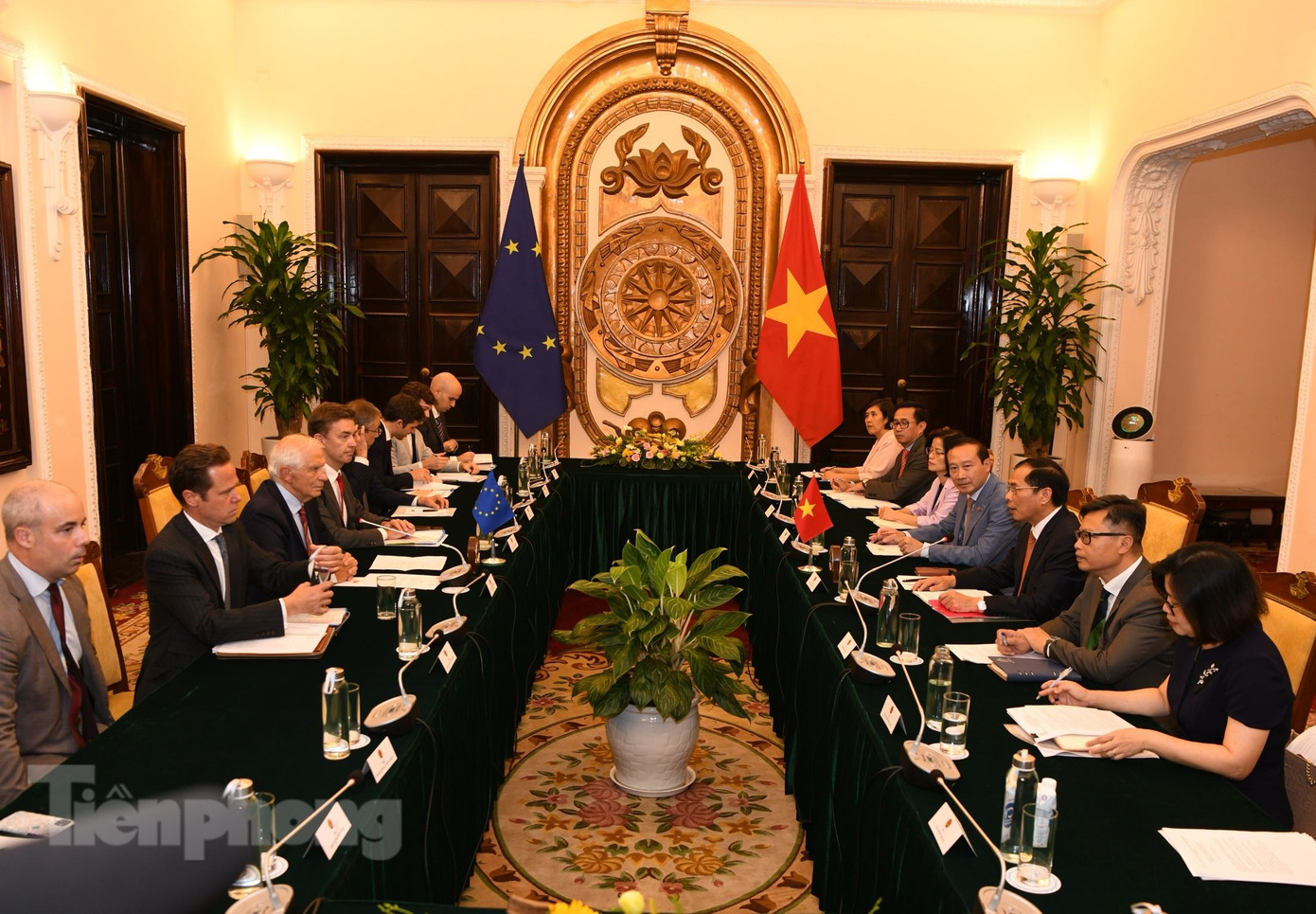 Cuộc hội đàm giữa các quan chức Việt Nam - EU ngày 30/7. Ảnh: Như Ý Cuộc hội đàm giữa các quan chức Việt Nam - EU ngày 30/7. Ảnh: Như Ý