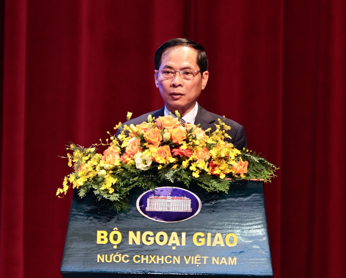 Bộ trưởng Ngoại giao Bùi Thanh Sơn phát biểu tại Hội thảo, ngày 19/7. (Ảnh: Như Ý)