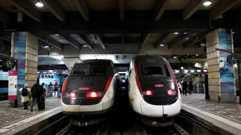 Tàu cao tốc TGV tại nhà ga Gare Montparnasse ở Paris. (Ảnh: Reuters) Tàu cao tốc TGV tại nhà ga Gare Montparnasse ở Paris. (Ảnh: Reuters)