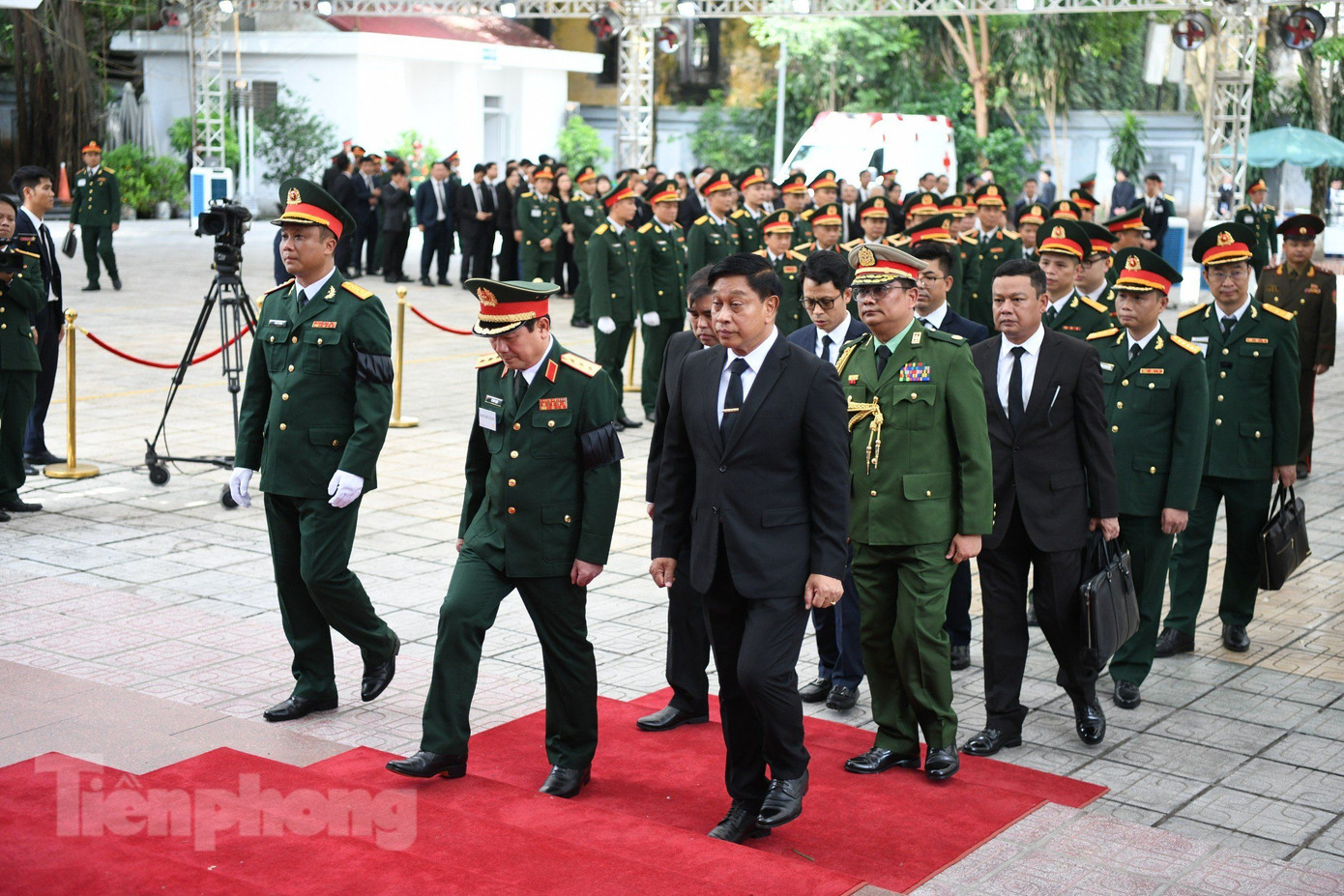 Đoàn Myanmar do Phó Thủ tướng, Bộ trưởng Bộ Quốc phòng Mya Tun Oo làm Trưởng đoàn, chia buồn với gia quyến Tổng Bí thư Nguyễn Phú Trọng. (Ảnh: Như Ý)