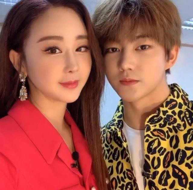 Hoa hậu Ham So Won và chồng trẻ Jin Hua. Hoa hậu Ham So Won và chồng trẻ Jin Hua.