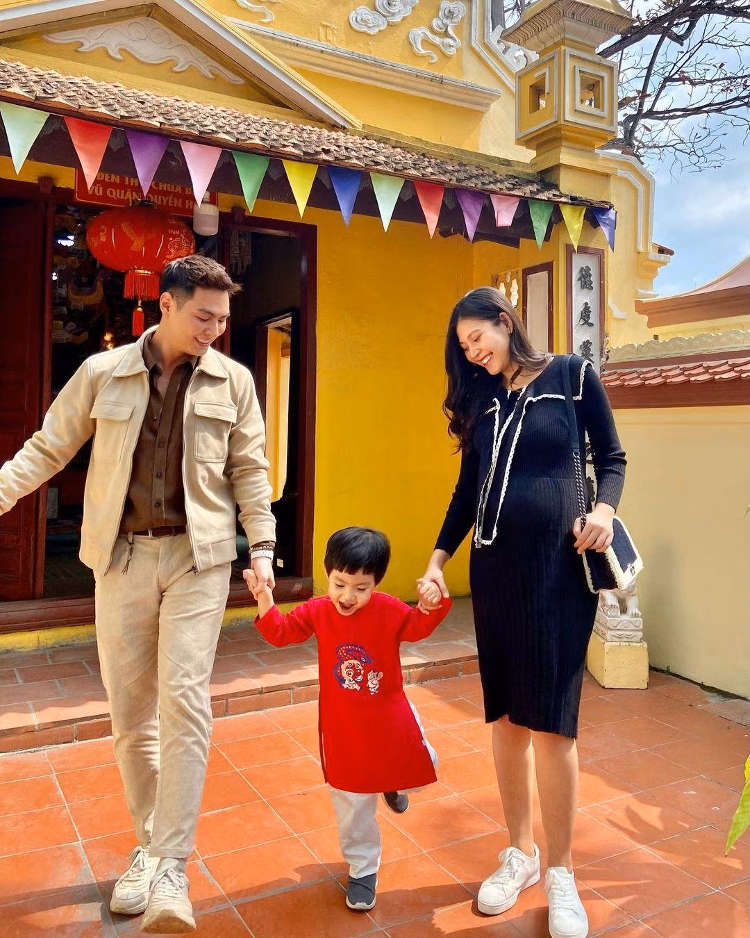 Gia đình Jay Quân và Chúng Huyền Thanh đang chờ đợi thành viên mới chào đời.